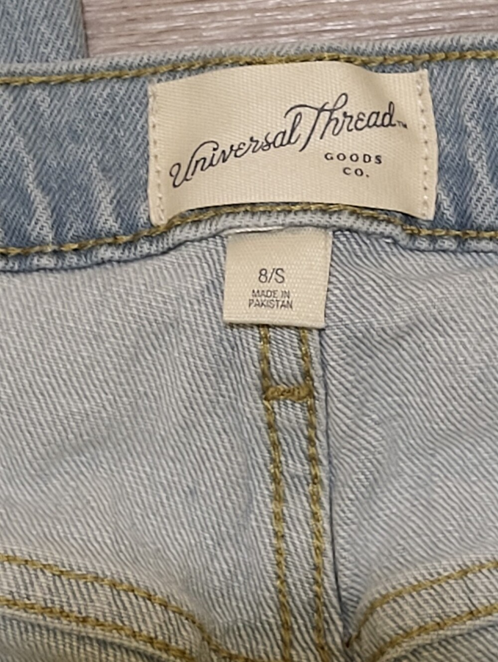 Universal Thread Women's Lightwash High Rise Jeans Size 8S - Picture 4 of 10